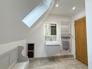 Upstairs Bathroom- click for photo gallery